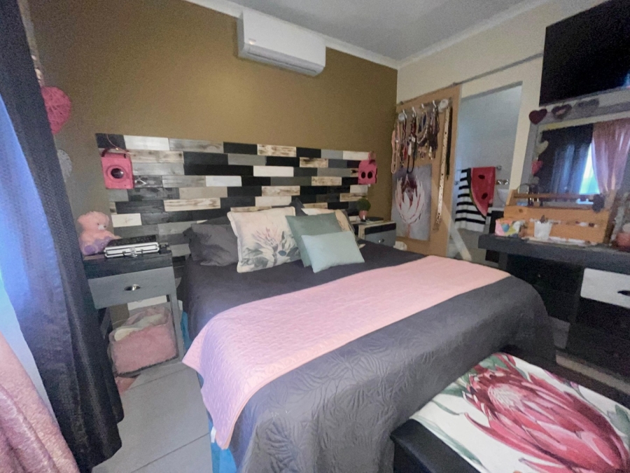 4 Bedroom Property for Sale in Waterval East North West